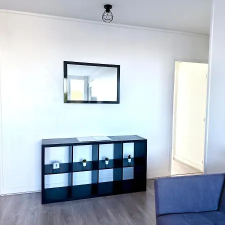 Appartement Au Pied Du Metro. *