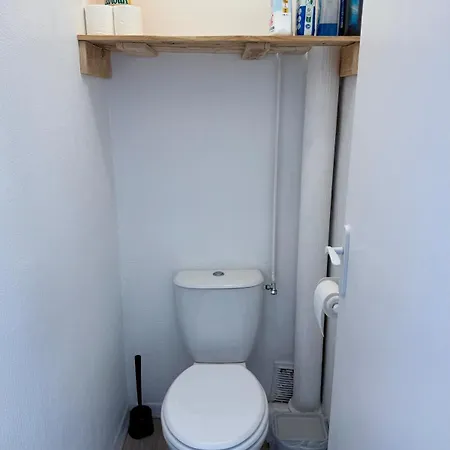 아파트 Au Pied Du Metro.