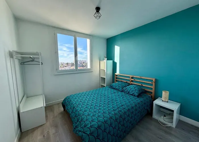 Appartement Au Pied Du Metro. *