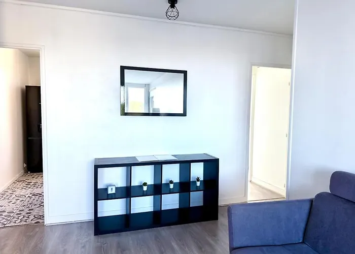 Appartement Au Pied Du Metro. *